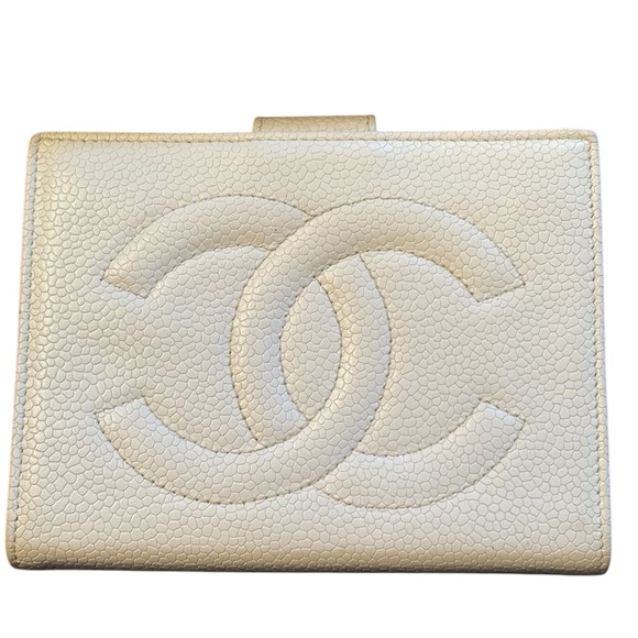 Chanel White Leather Wallet - Picture 15 of 16